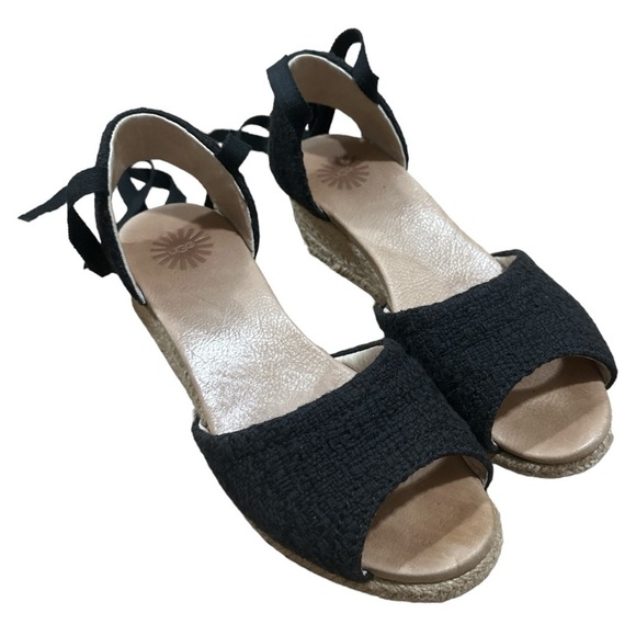 NWOB - UGG Delmar Espadrille Wedges - size 7 - black - Picture 2 of 5
